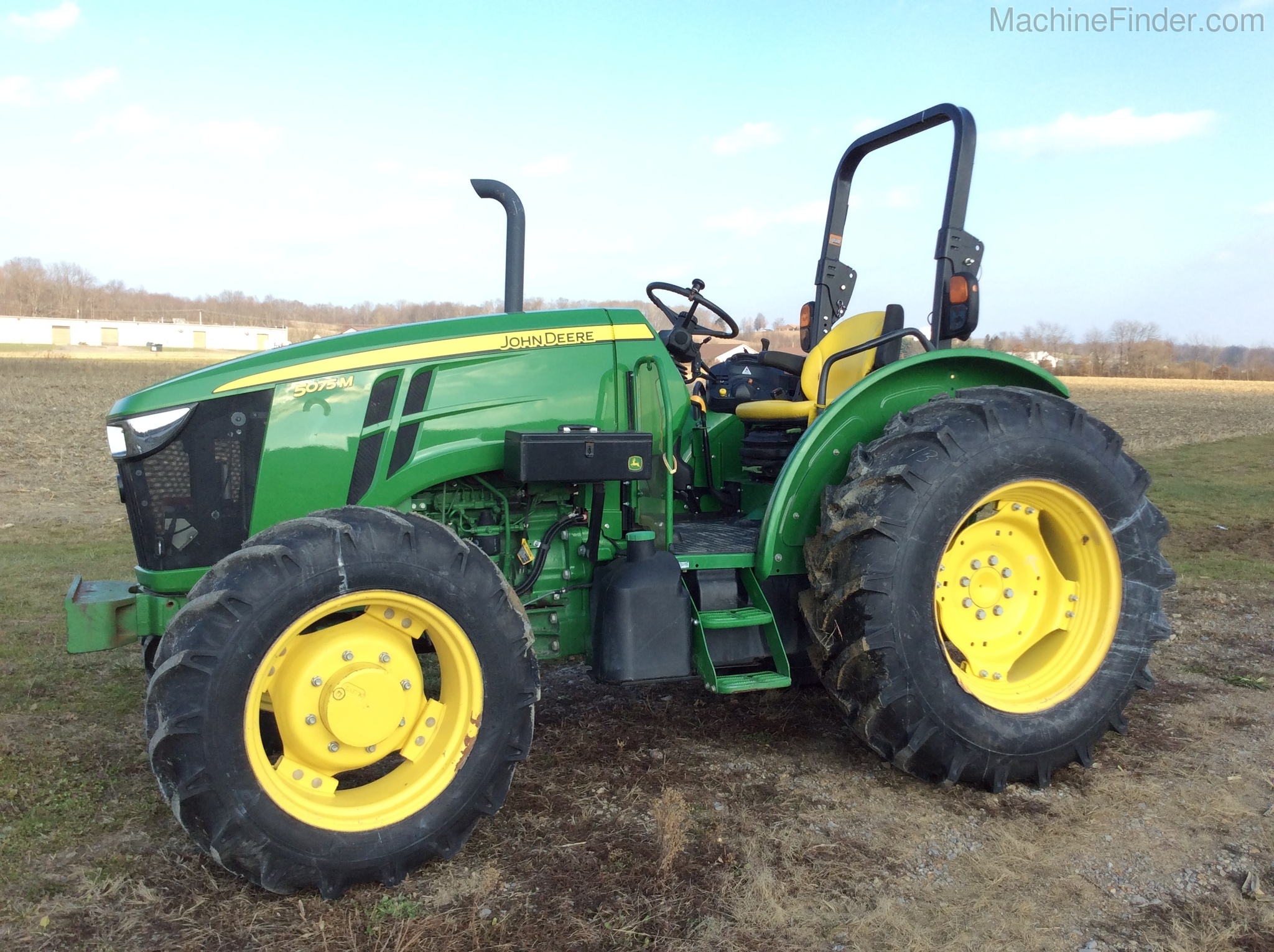 2017 John Deere 5075M Image 1