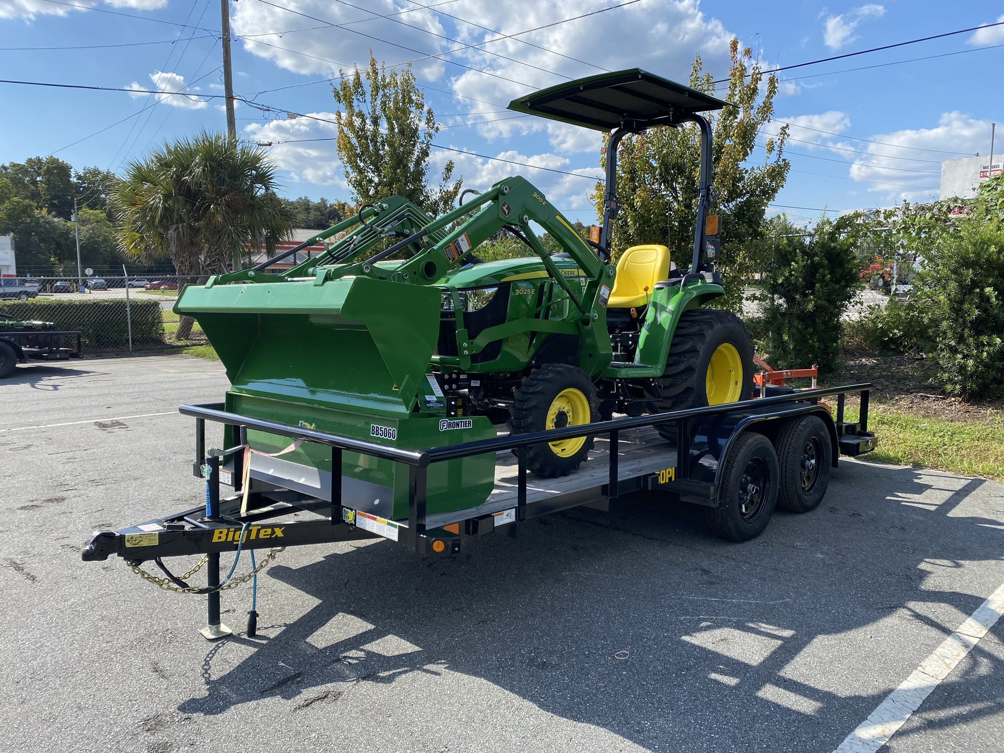 2023 John Deere 3025E Image 1