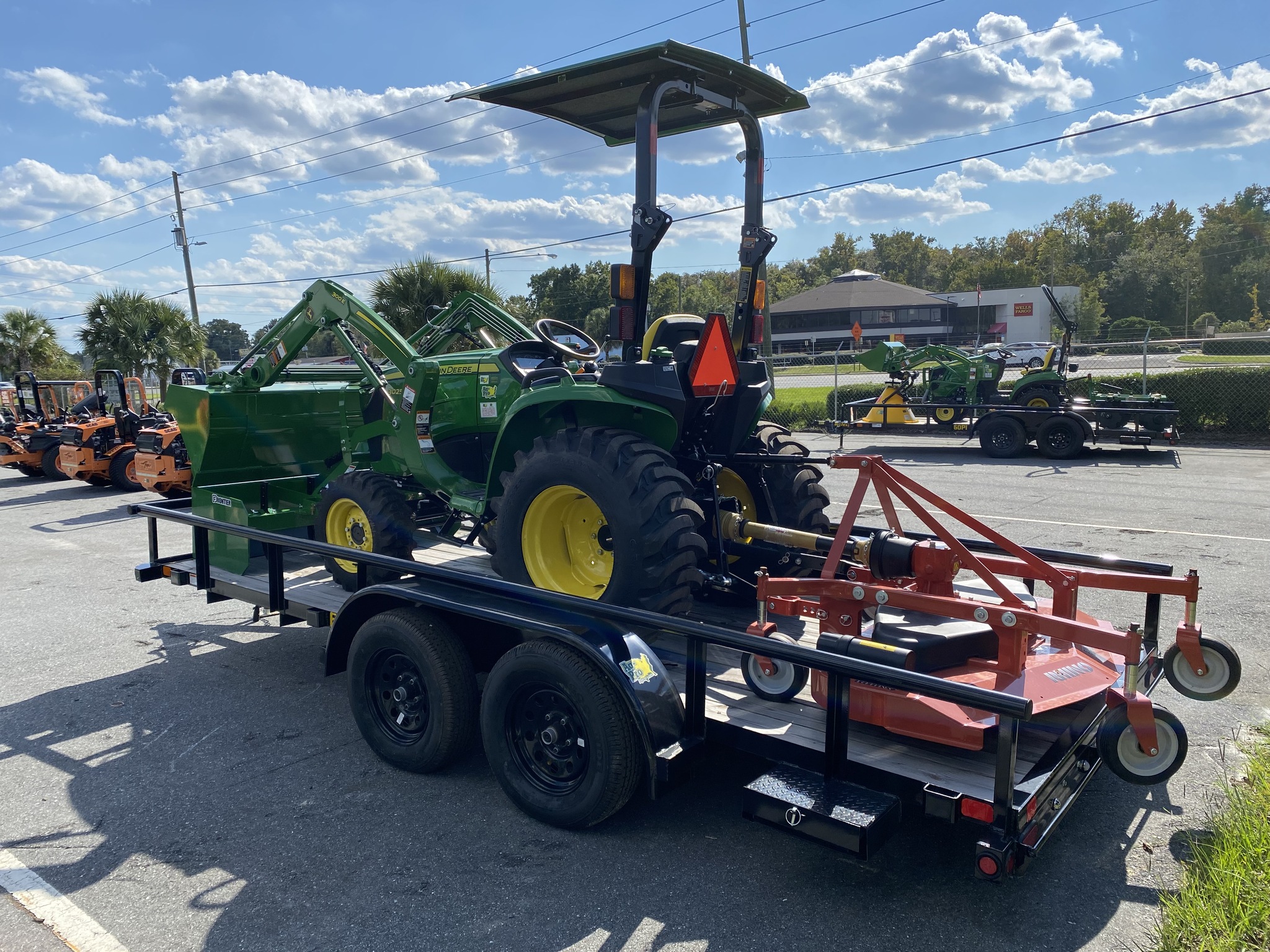 2023 John Deere 3025E Image 4