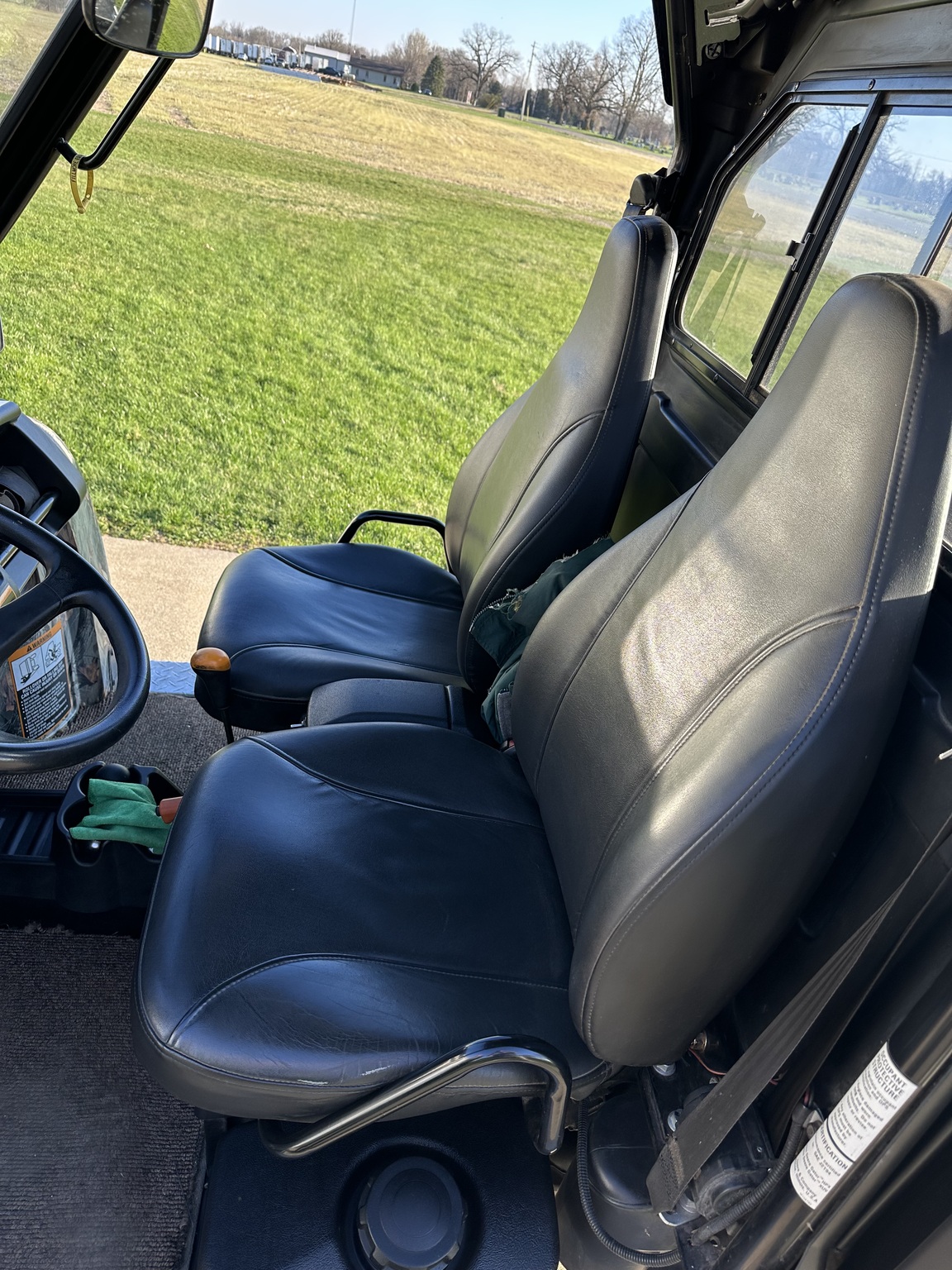 2013 John Deere XUV 825i Image 6