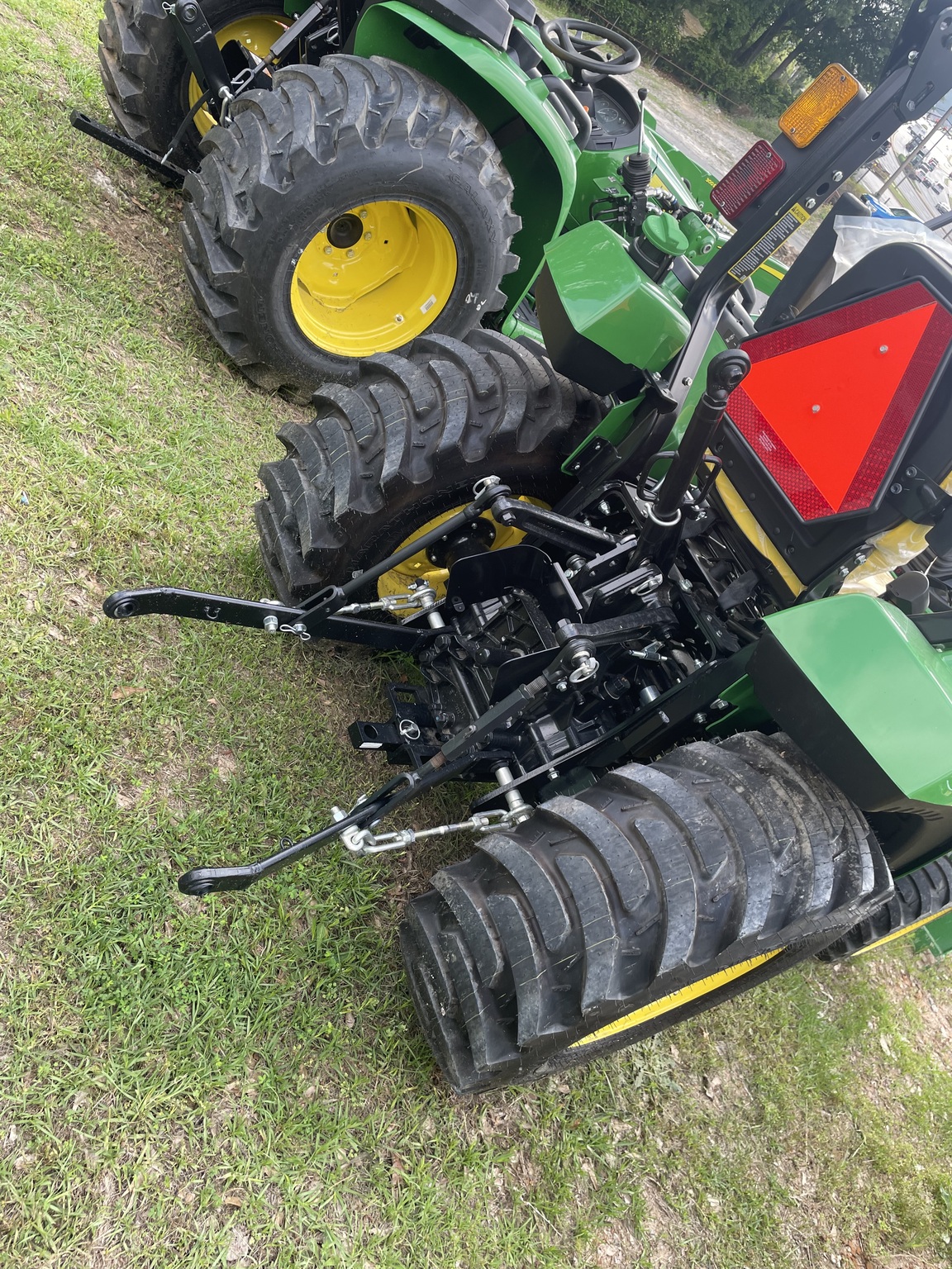 2024 John Deere 2038R Image 8