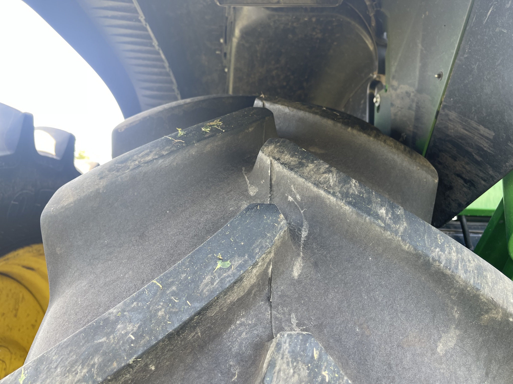  2023 John Deere 8R 370 at Heritage Tractor in Monmouth, IL