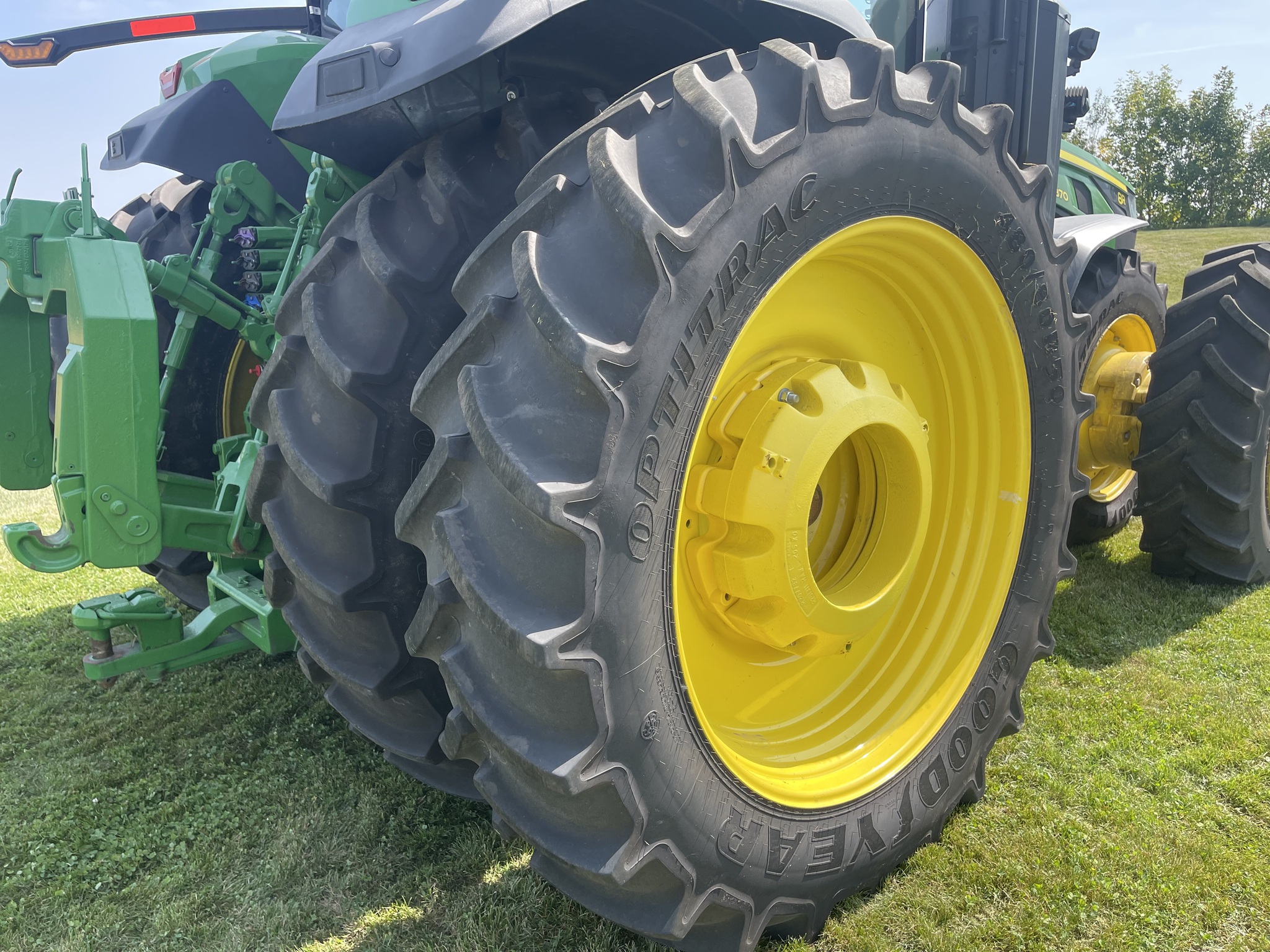  2023 John Deere 8R 370 at Heritage Tractor in Monmouth, IL