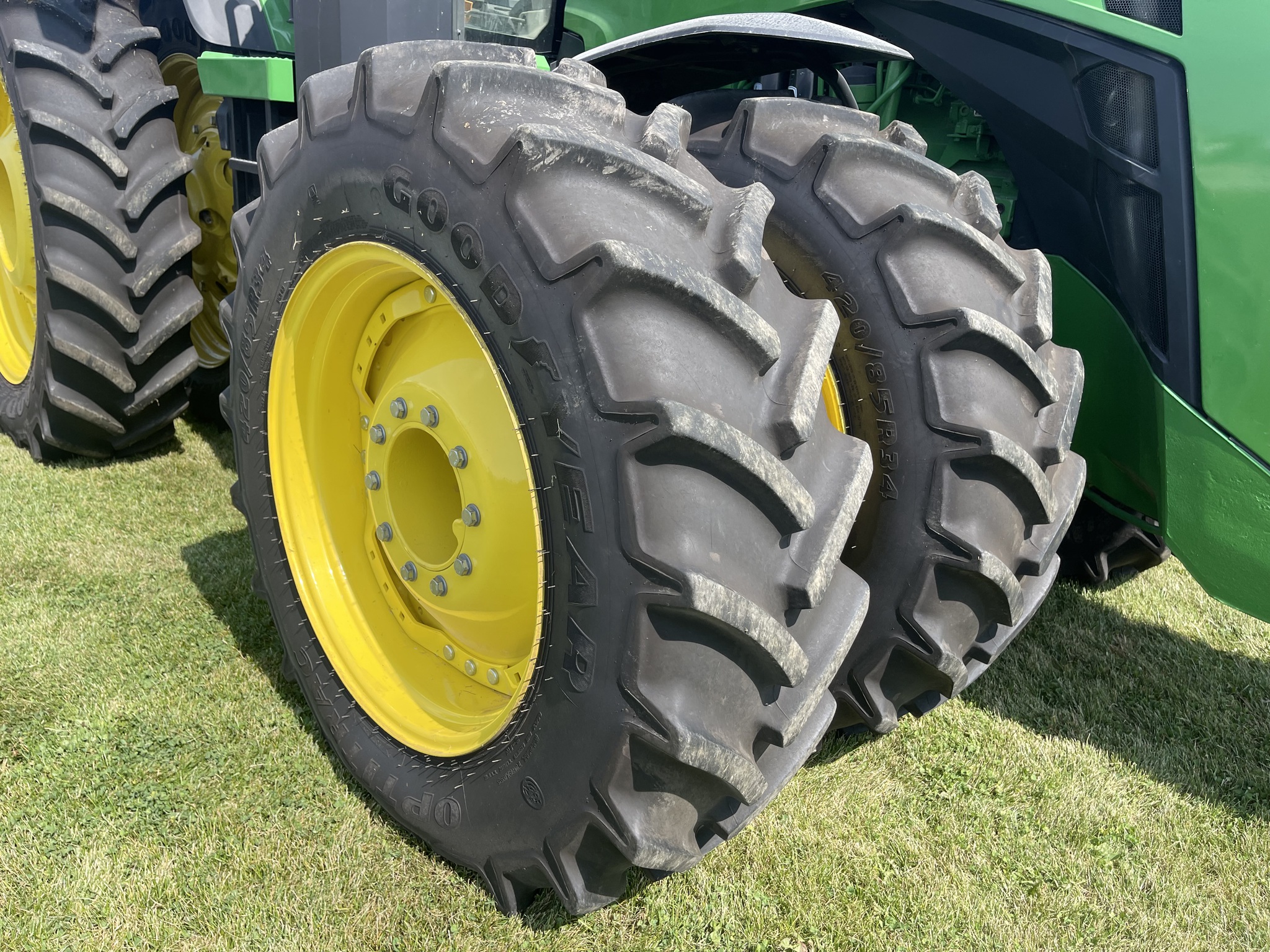 2023 John Deere 8R 370 at Heritage Tractor in Monmouth, IL