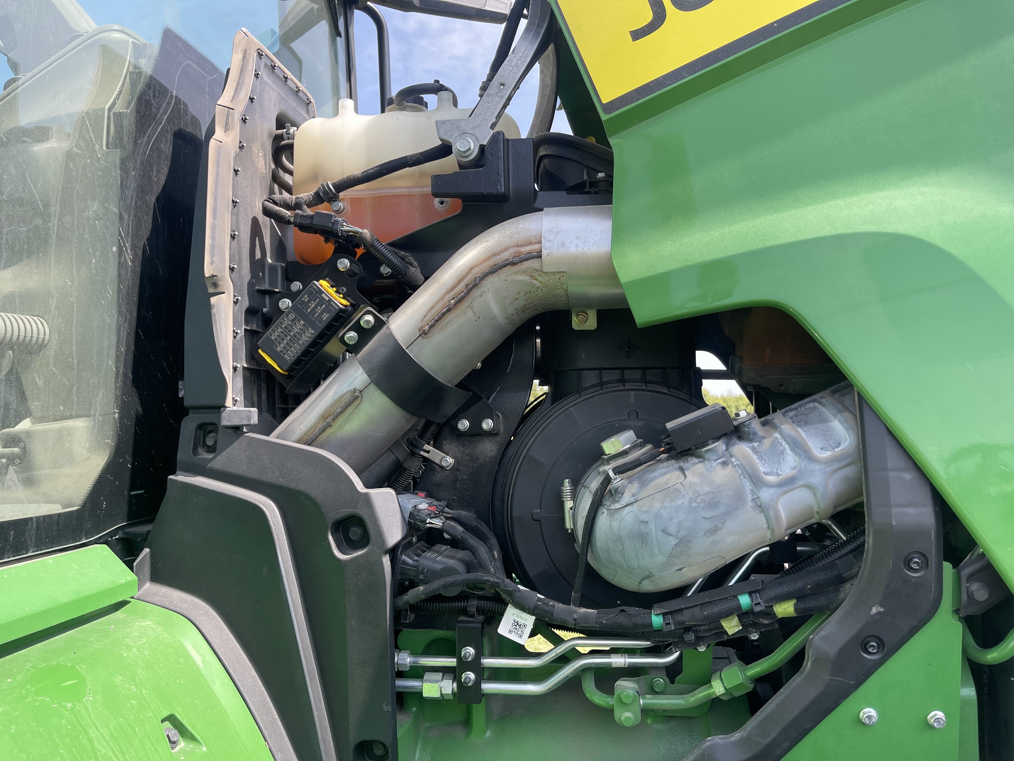 2023 John Deere 8R 370 at Heritage Tractor in Monmouth, IL