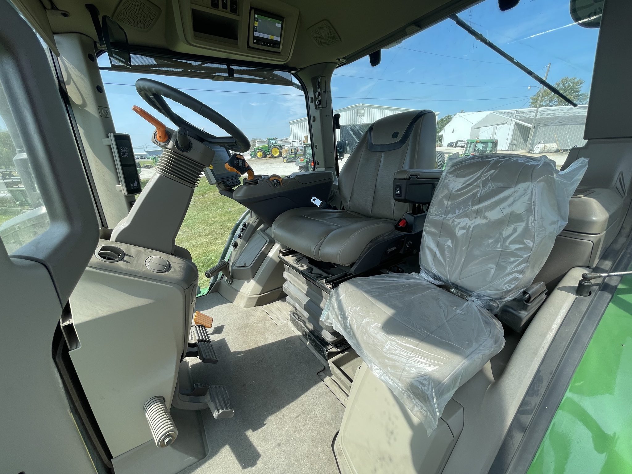  2023 John Deere 8R 370 at Heritage Tractor in Monmouth, IL