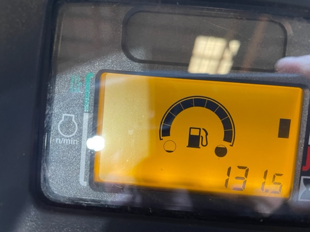 2022 John Deere X384 Image 8