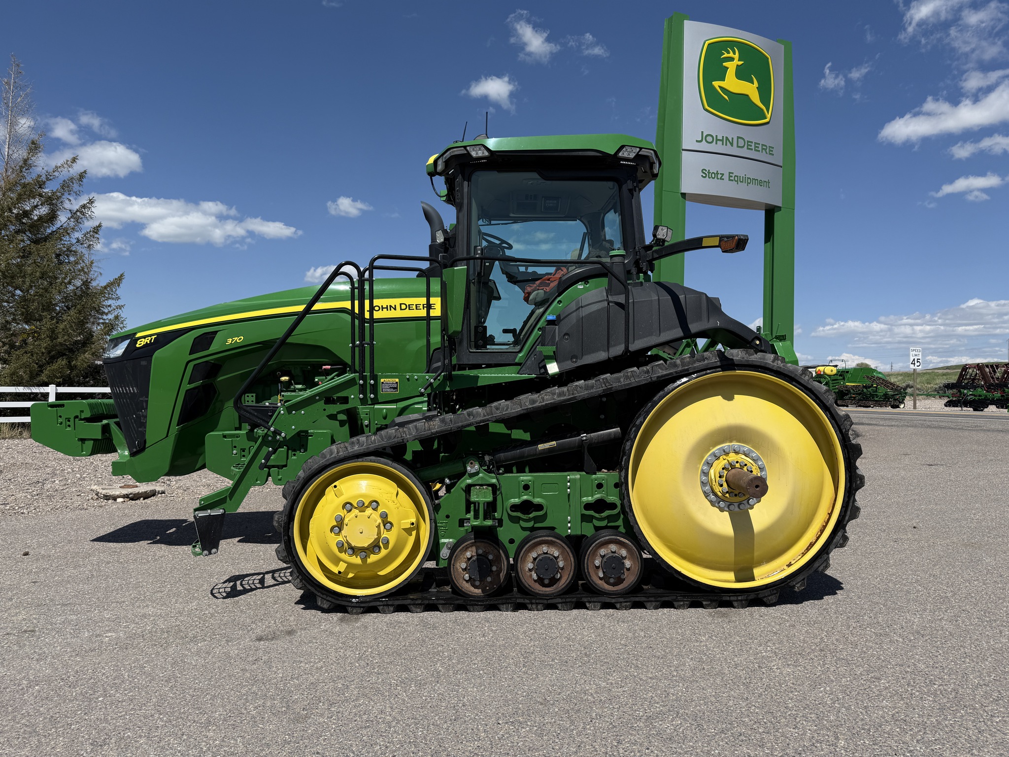 2021 John Deere 8RT 370 Image 2