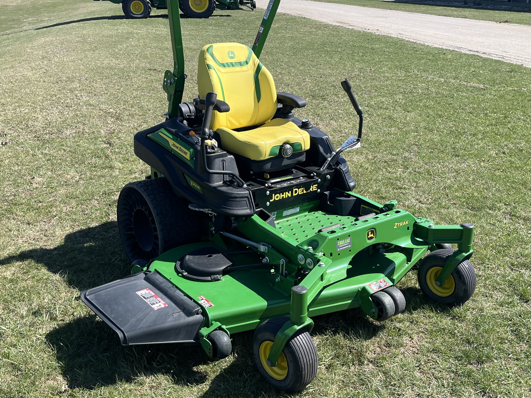 2023 John Deere Z950R Image 3