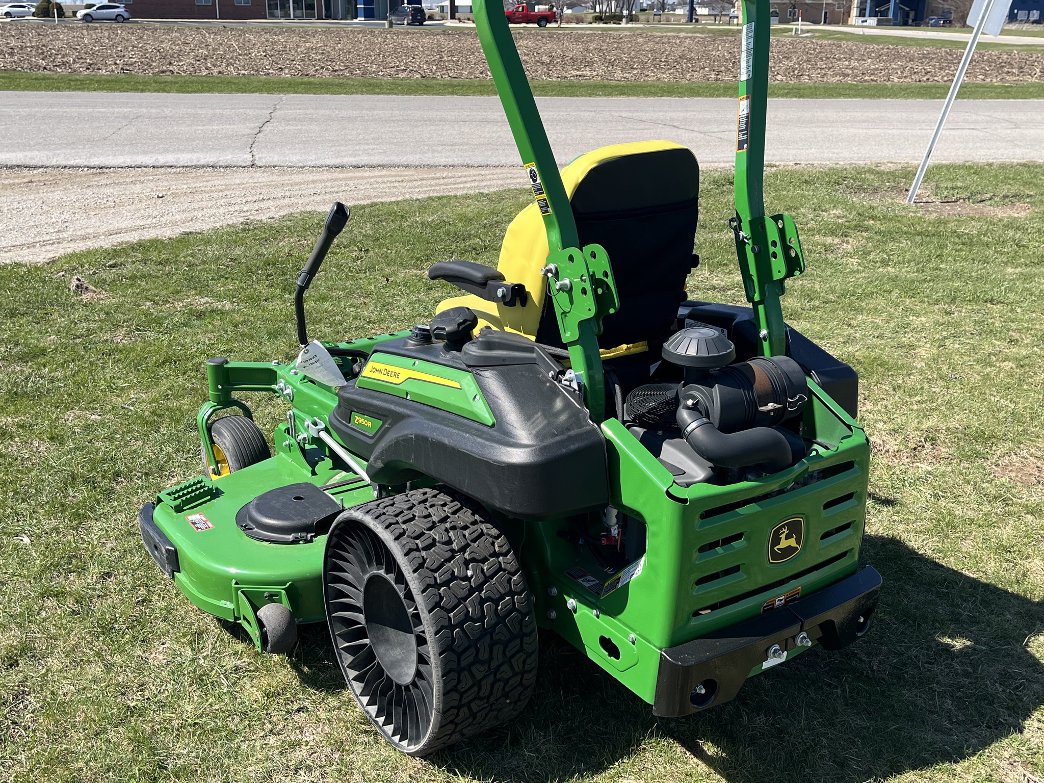 2023 John Deere Z950R Image 7