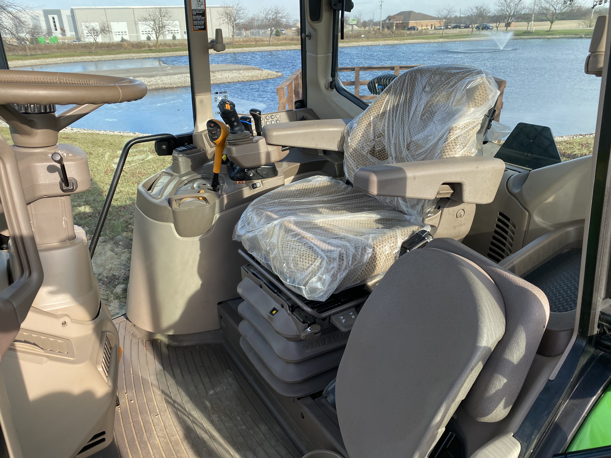 2023 John Deere 6110M Image 6