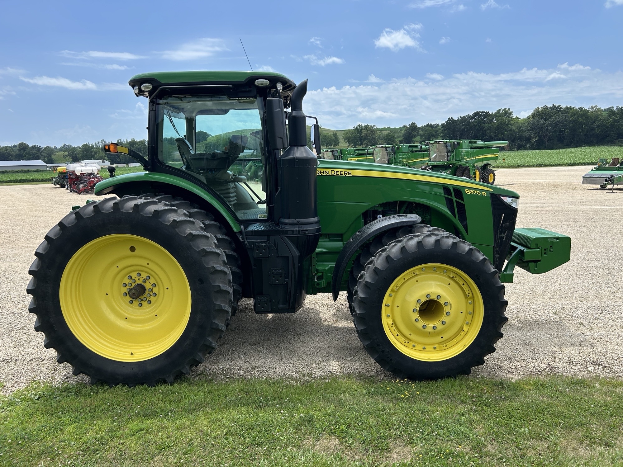 2017 John Deere 8370R Image 5