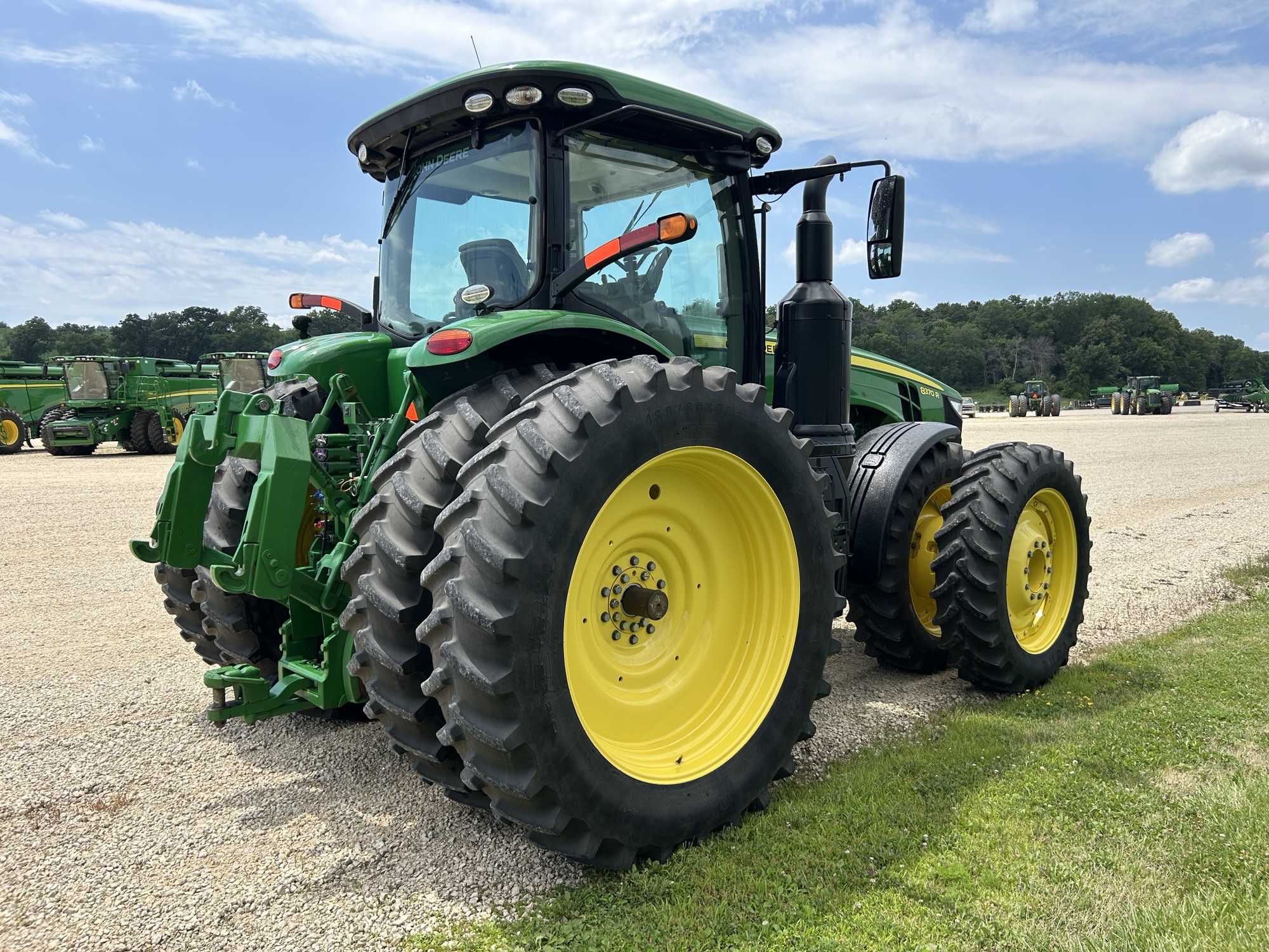 2017 John Deere 8370R Image 6