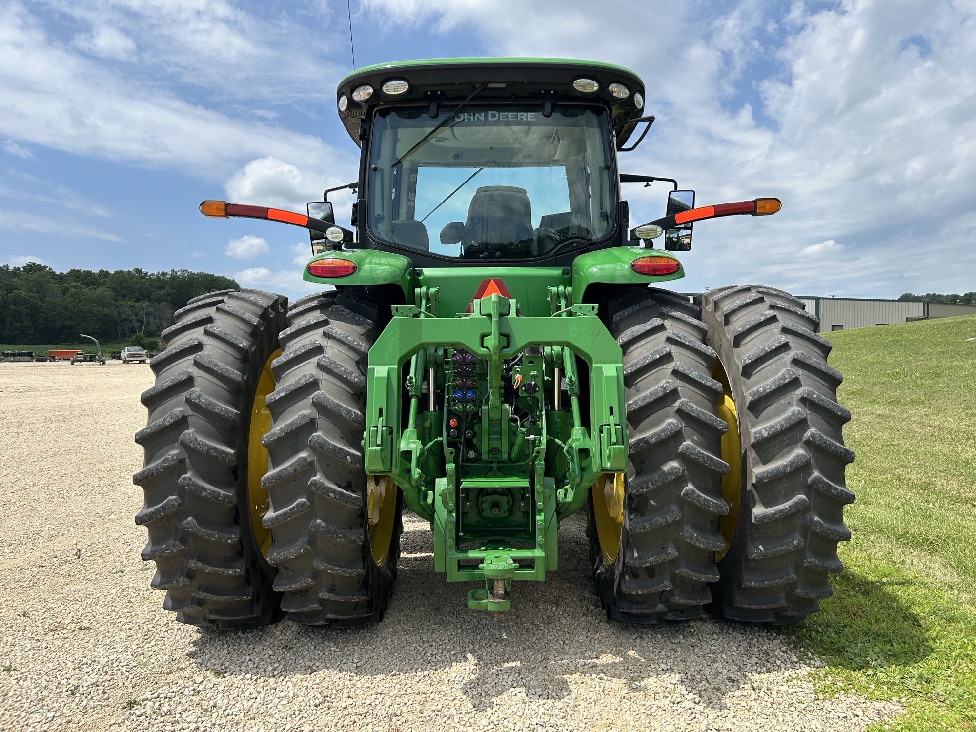2017 John Deere 8370R Image 7