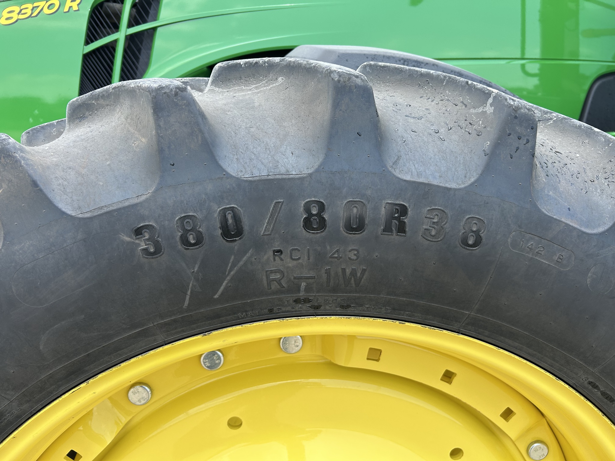 2017 John Deere 8370R Image 12