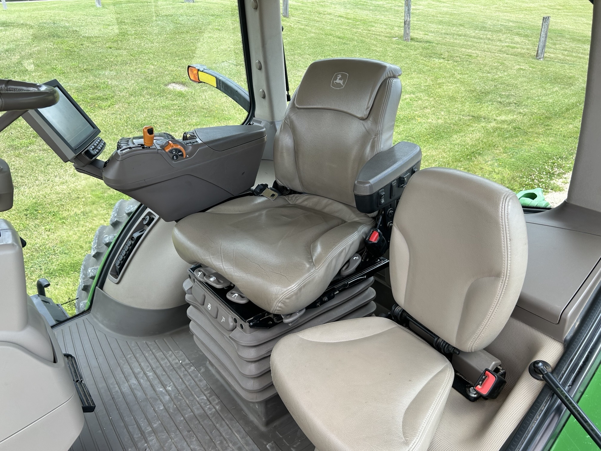 2017 John Deere 8370R Image 14