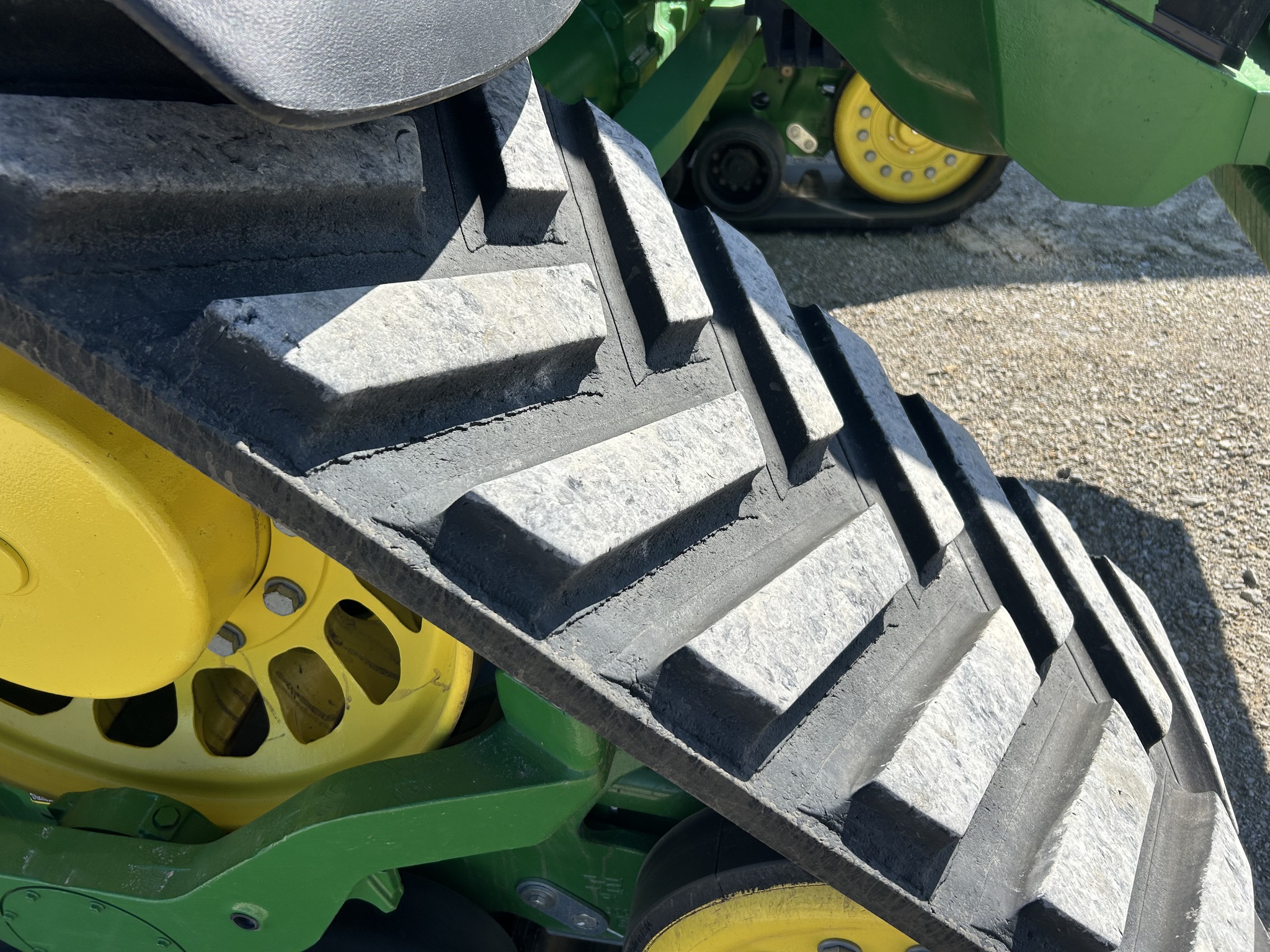  2023 John Deere 8RX 370 at Heritage Tractor in Topeka, KS