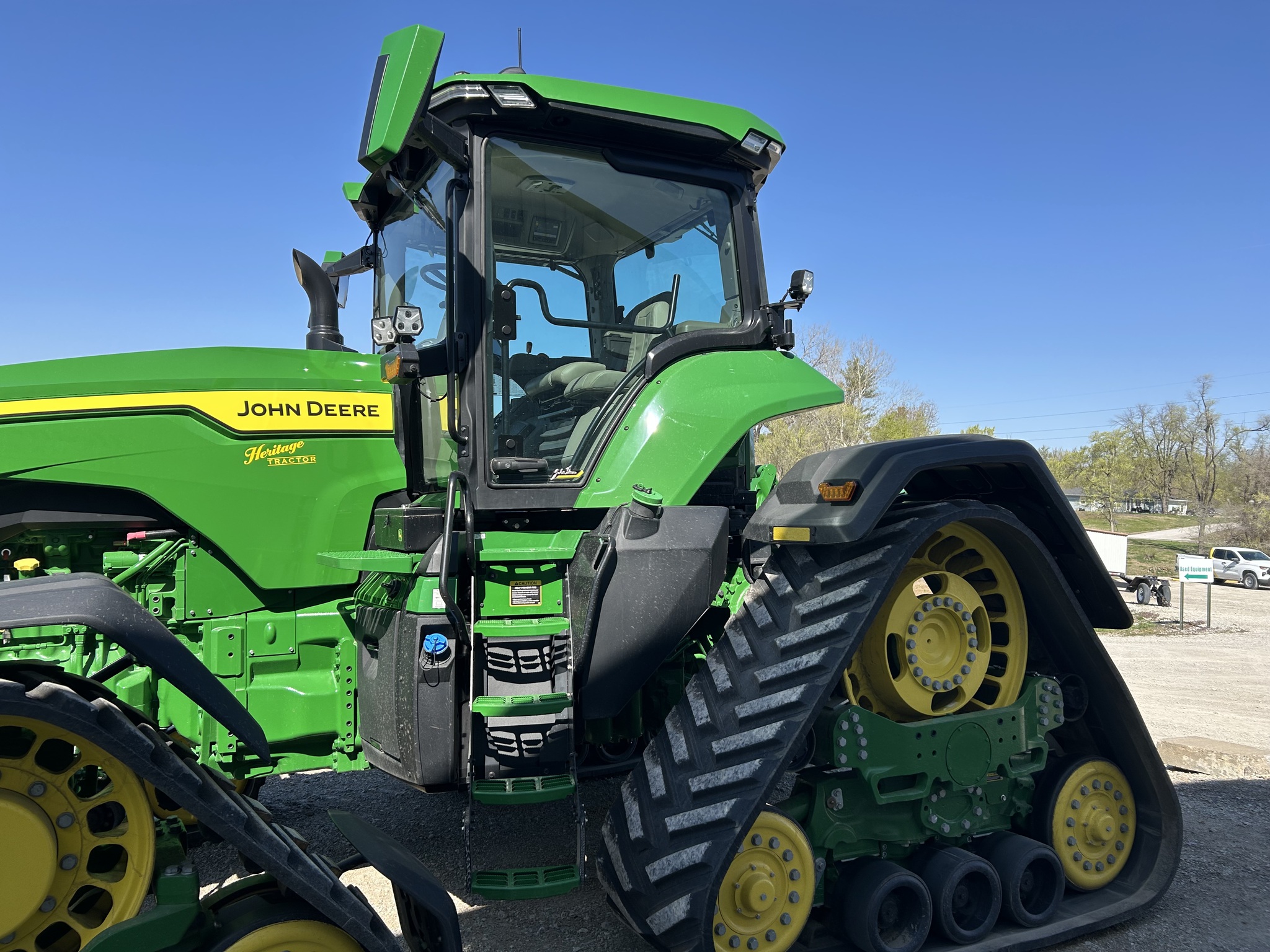  2023 John Deere 8RX 370 at Heritage Tractor in Topeka, KS