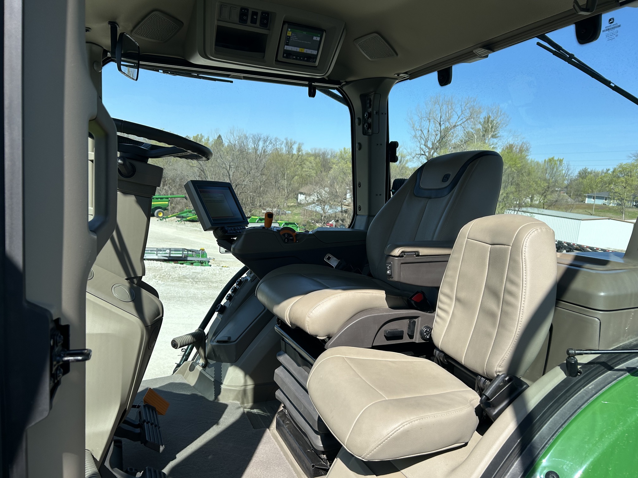  2023 John Deere 8RX 370 at Heritage Tractor in Topeka, KS