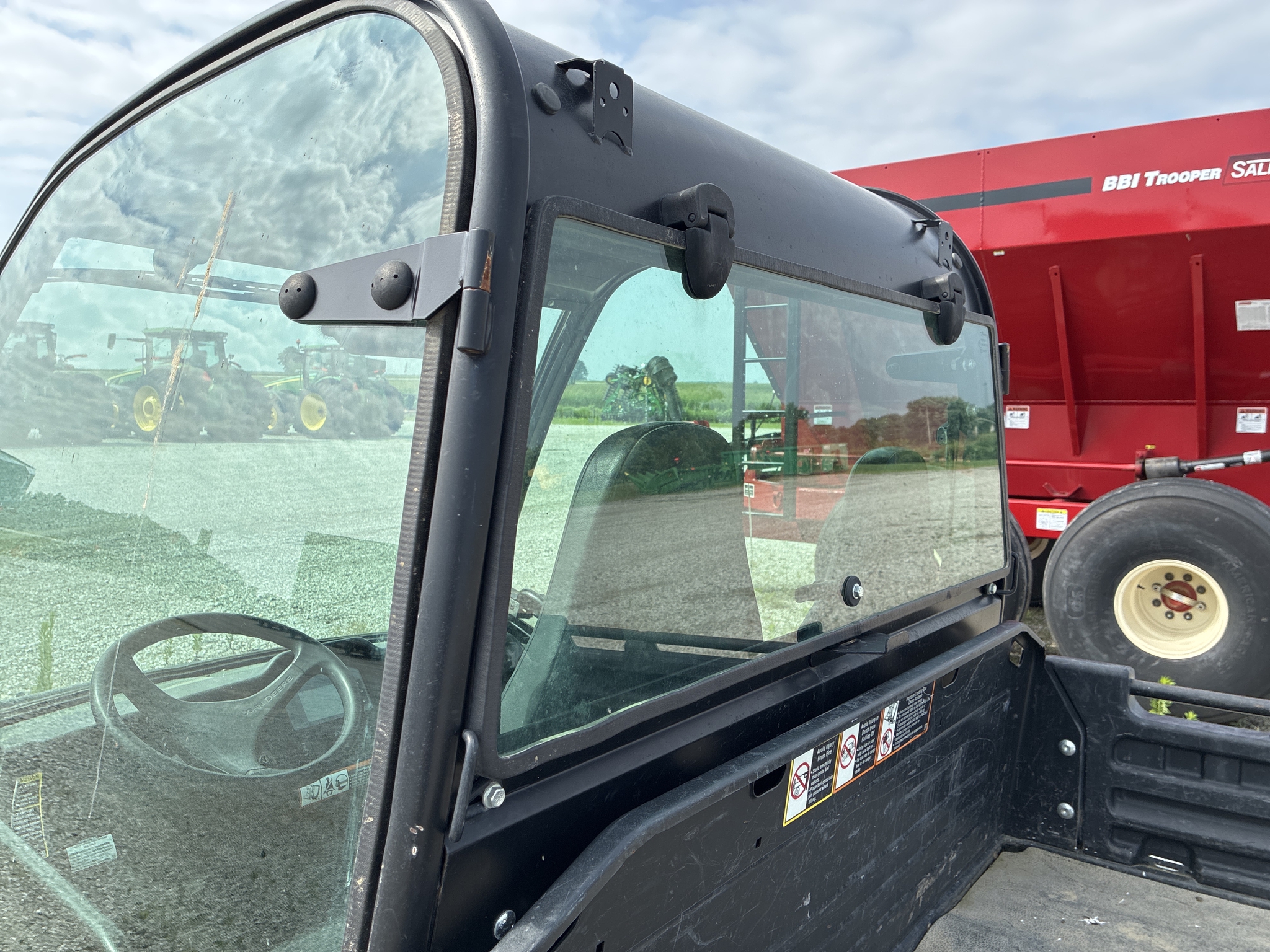 Used 2016 John Deere XUV 825I OLIVE ATVs & Gators at Koenig Equipment in Greensburg, IN - PhotoXL9