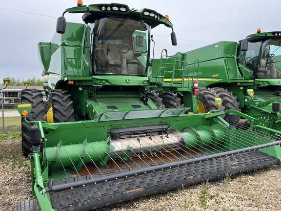 Used 2015 John Deere S680 Combines at Horizon Ag & Turf in Falher, AB - Photo3