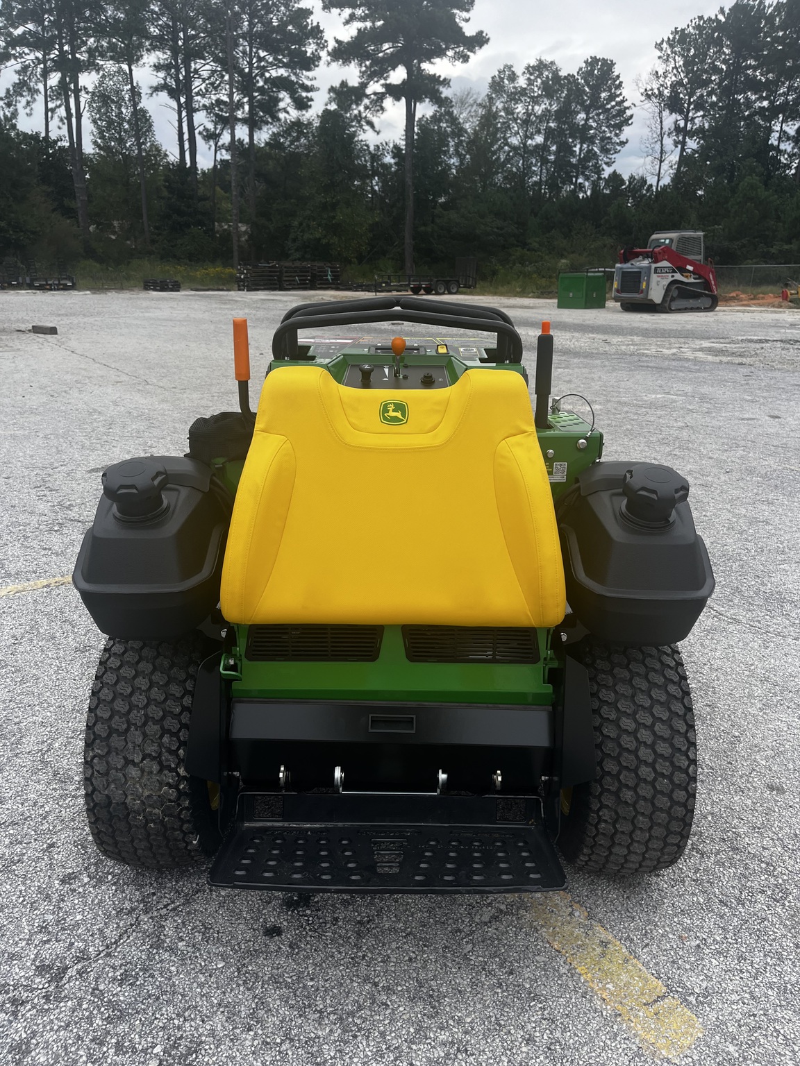 2025 John Deere Q820M Image 2