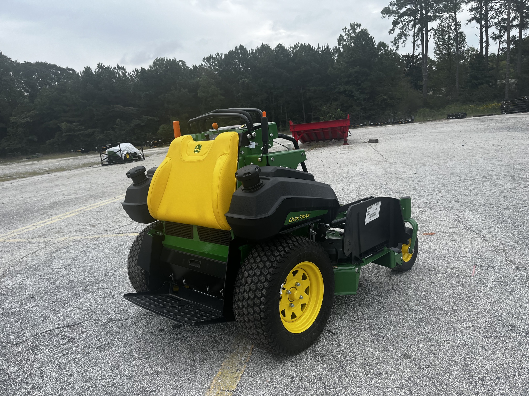2025 John Deere Q820M Image 5