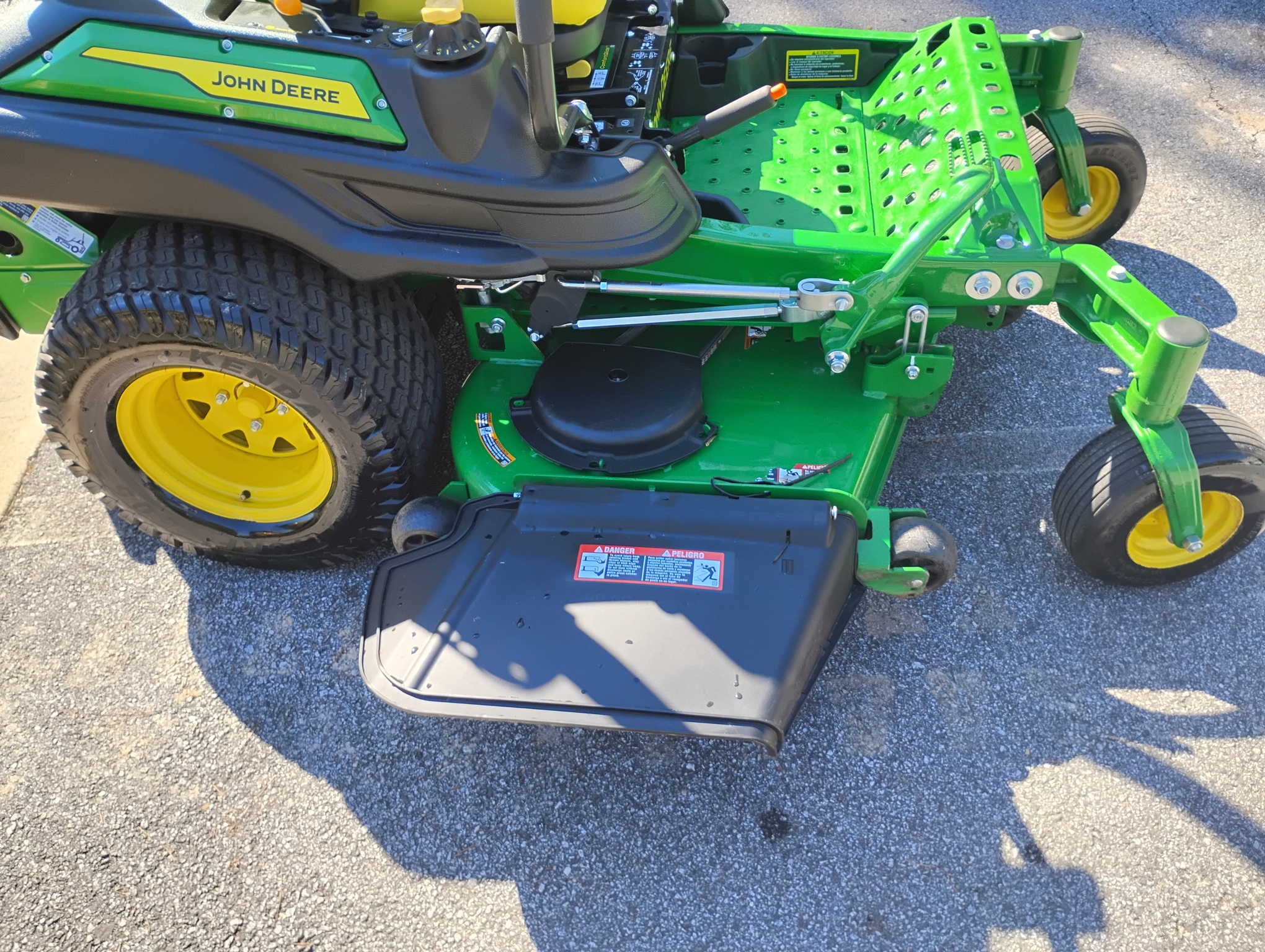 2024 John Deere Z950M Image 8