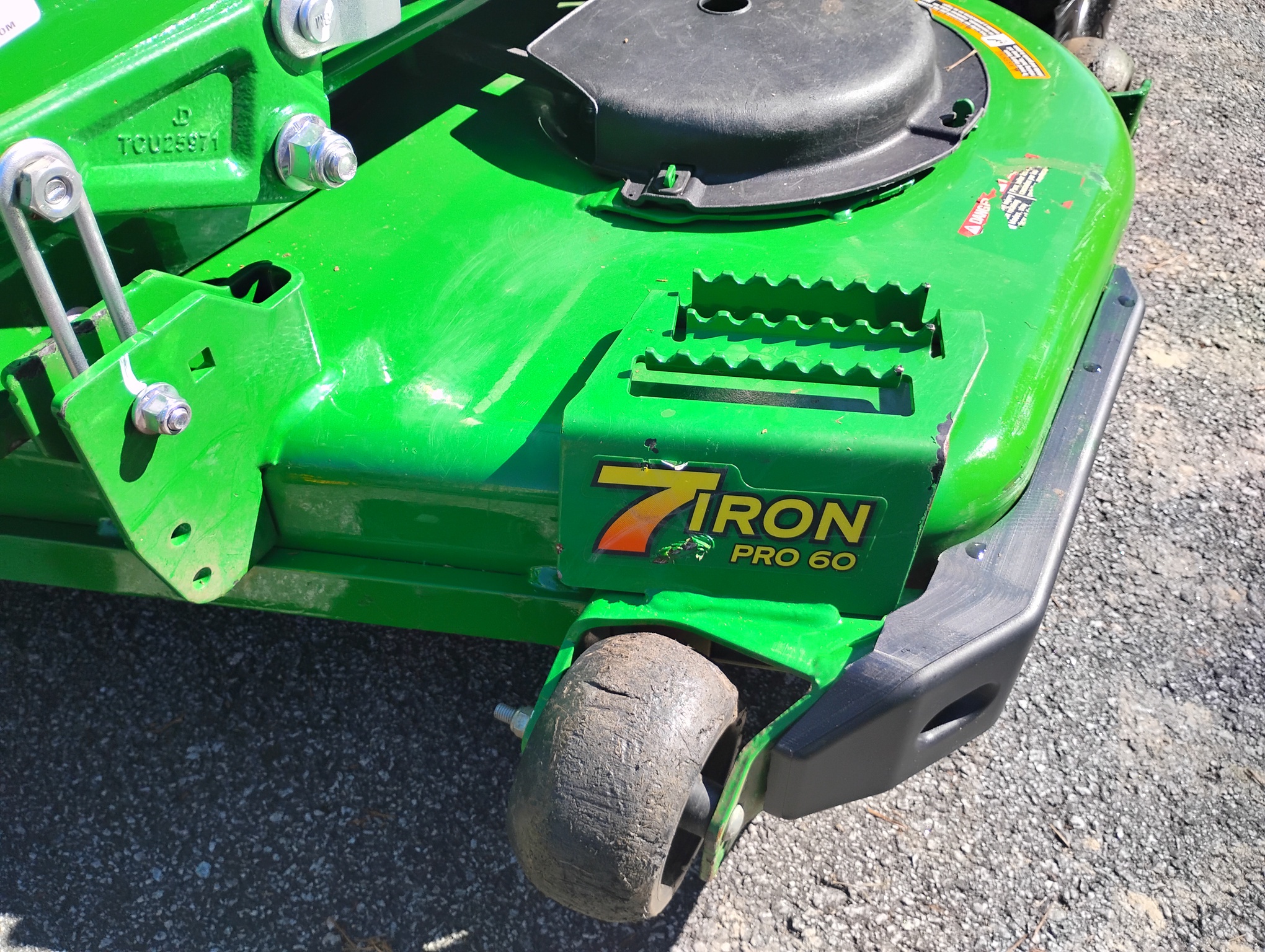 2024 John Deere Z950M Image 3