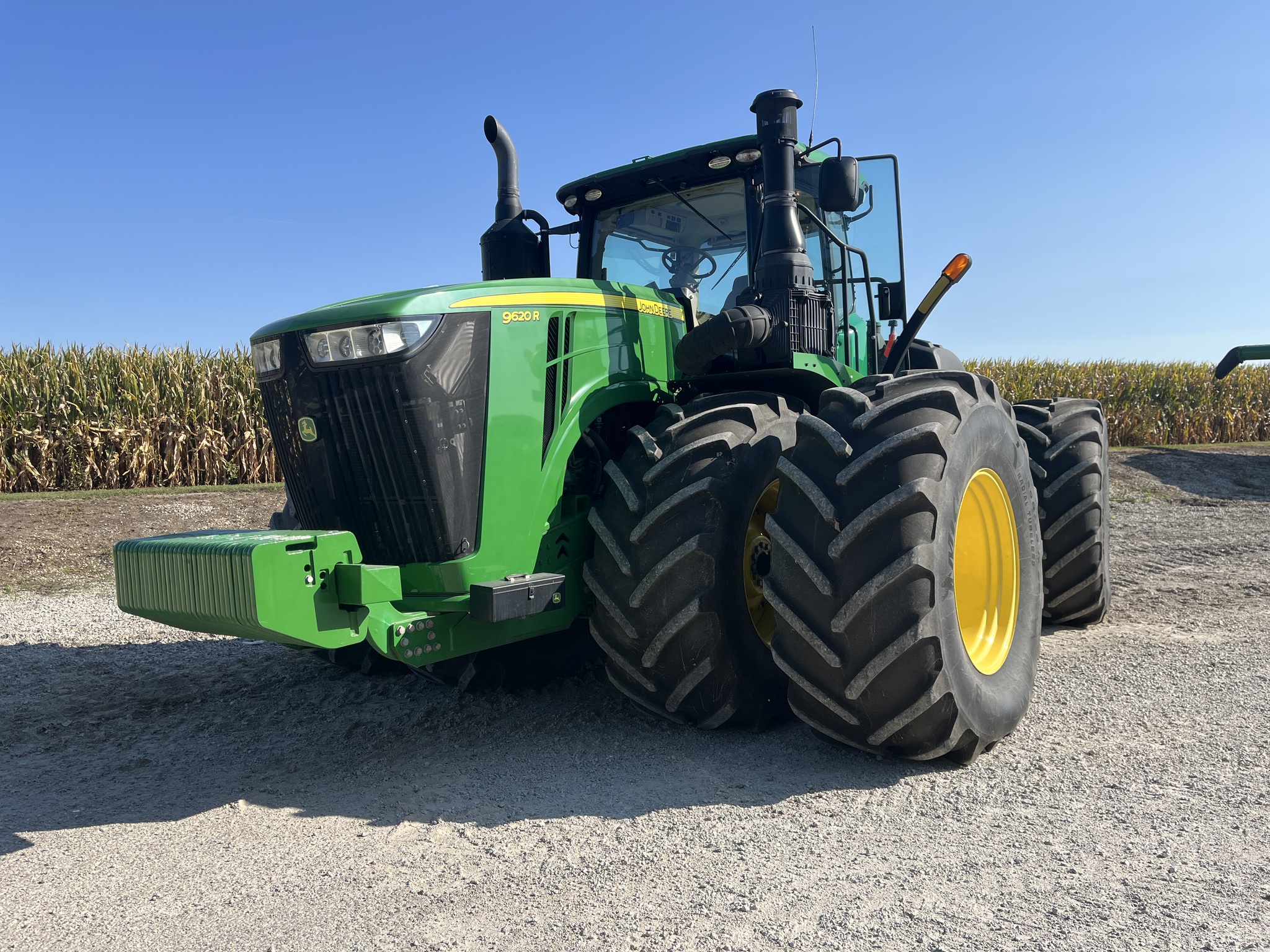  2017 John Deere 9620R at Heritage Tractor in Kewanee, IL