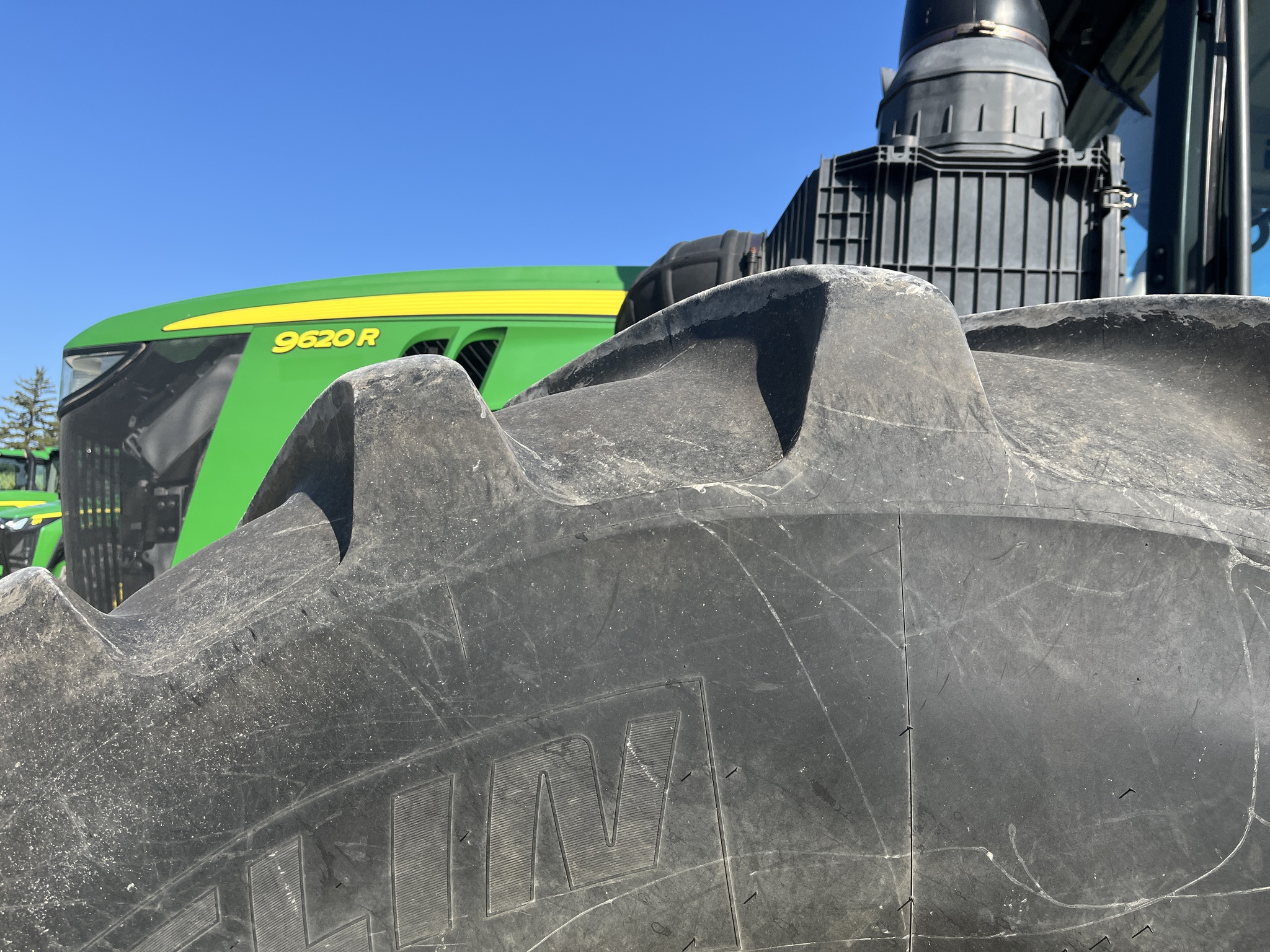  2017 John Deere 9620R at Heritage Tractor in Kewanee, IL