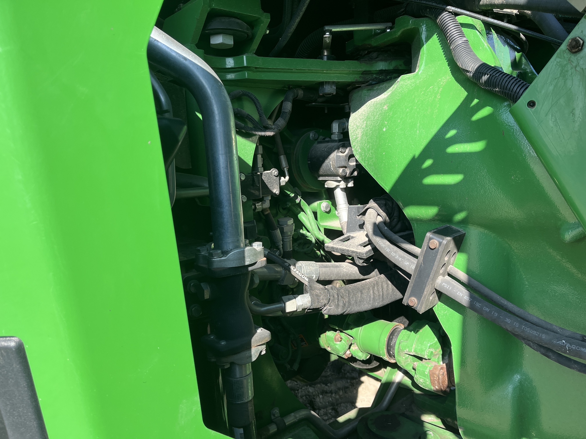  2017 John Deere 9620R at Heritage Tractor in Kewanee, IL