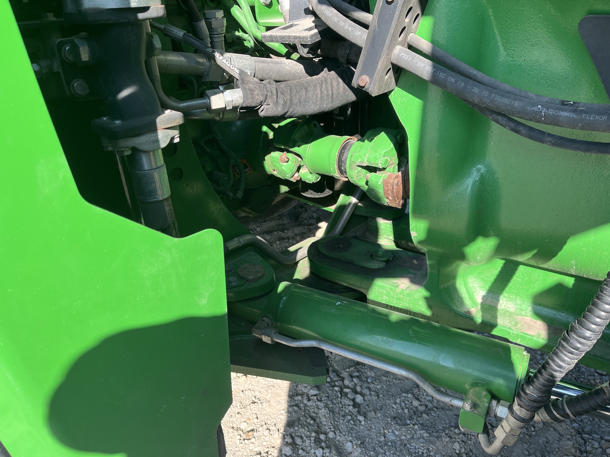  2017 John Deere 9620R at Heritage Tractor in Kewanee, IL