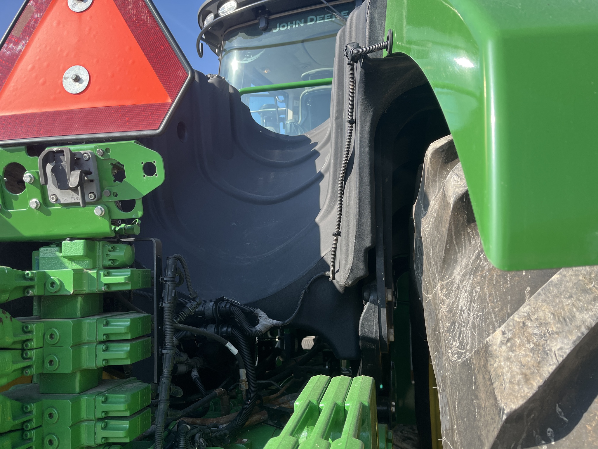  2017 John Deere 9620R at Heritage Tractor in Kewanee, IL