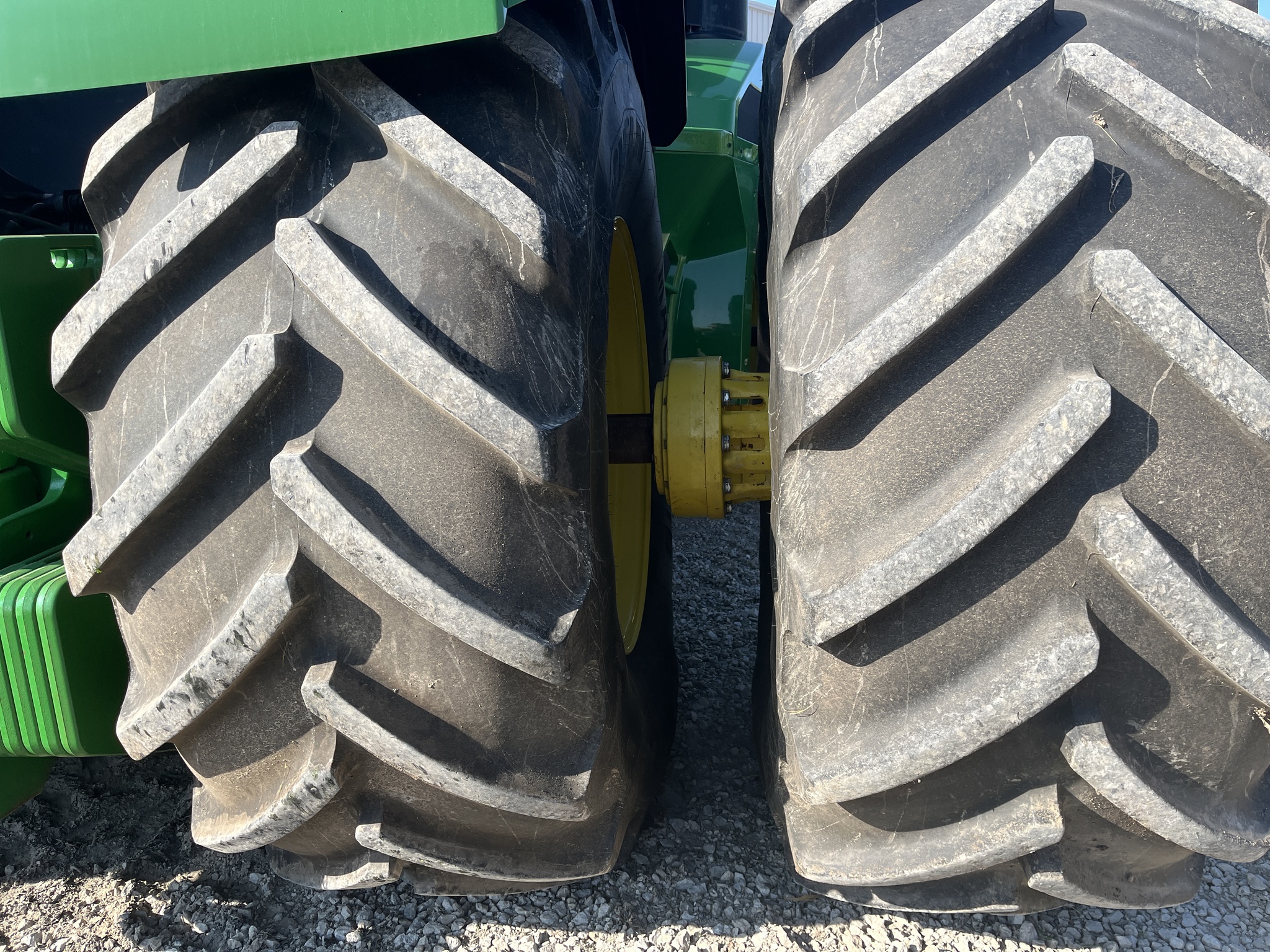  2017 John Deere 9620R at Heritage Tractor in Kewanee, IL