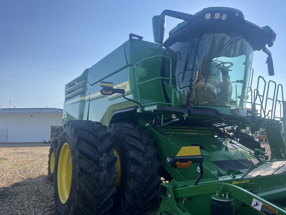 Used 2024 John Deere X9 1100 Combines at Horizon Ag & Turf in High Prairie, AB - Photo6