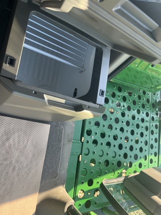 Used 2024 John Deere X9 1100 Combines at Horizon Ag & Turf in High Prairie, AB - Photo34