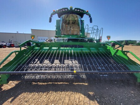 Used 2019 John Deere S790 Combines at Horizon Ag & Turf in Lloydminster, AB - Photo9