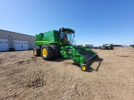 Used 2019 John Deere S790 Combines at Horizon Ag & Turf in Lloydminster, AB - Photo8