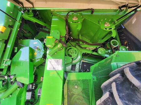 Used 2019 John Deere S790 Combines at Horizon Ag & Turf in Lloydminster, AB - Photo25