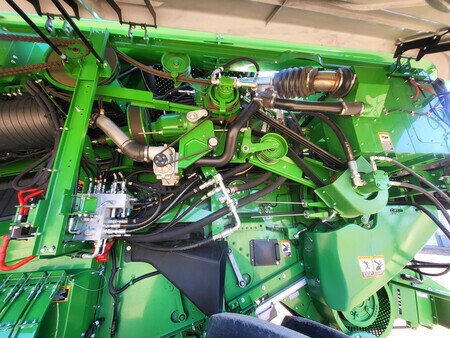 Used 2019 John Deere S790 Combines at Horizon Ag & Turf in Lloydminster, AB - Photo30