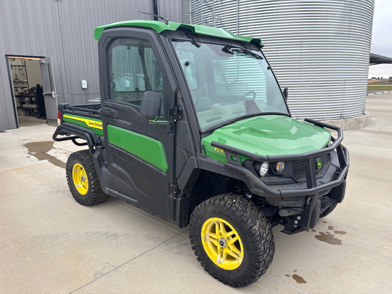 2023 John Deere XUV 835R at Heritage Tractor in Dixon, IL