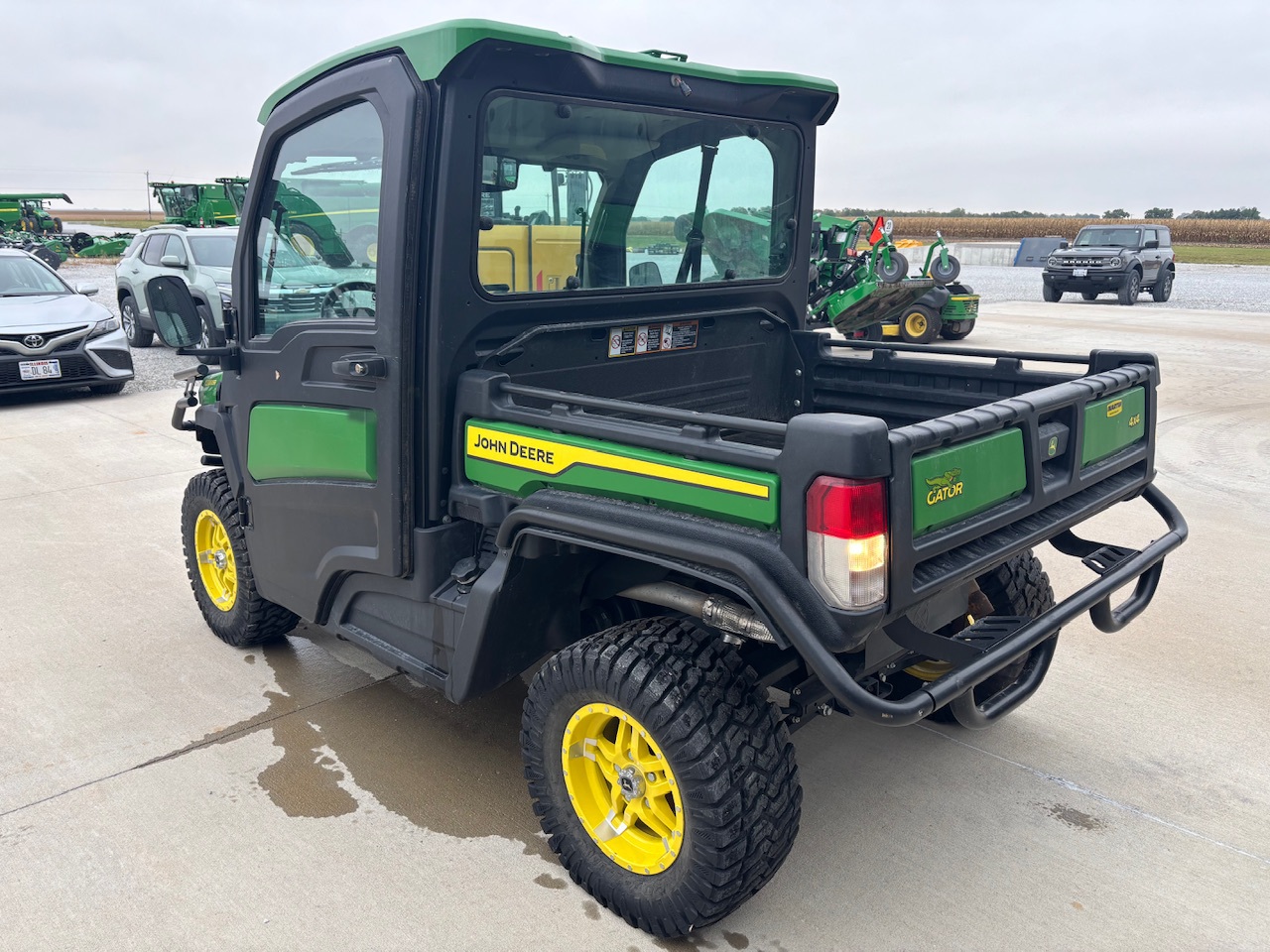  2023 John Deere XUV 835R at Heritage Tractor in Dixon, IL