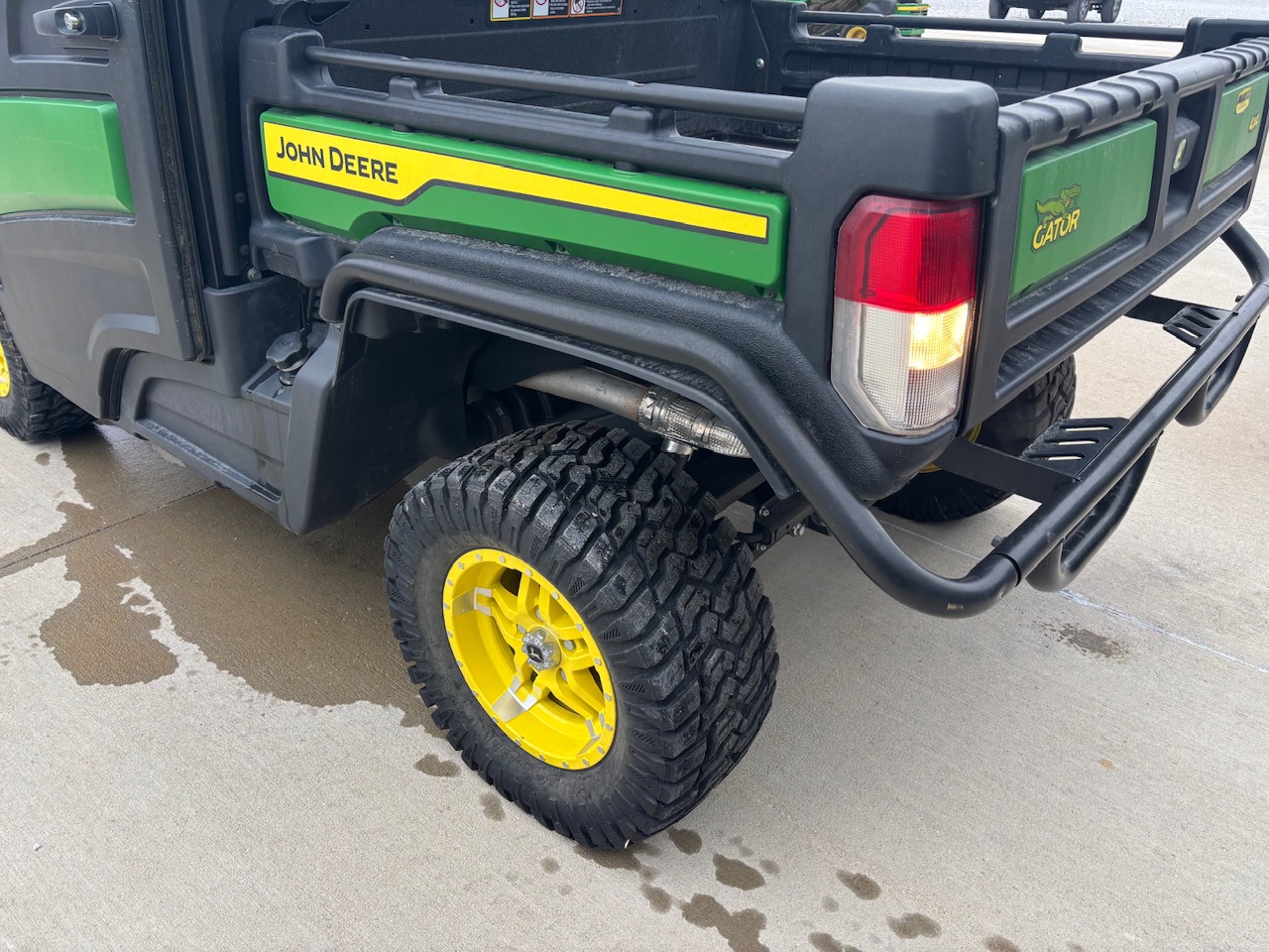  2023 John Deere XUV 835R at Heritage Tractor in Dixon, IL