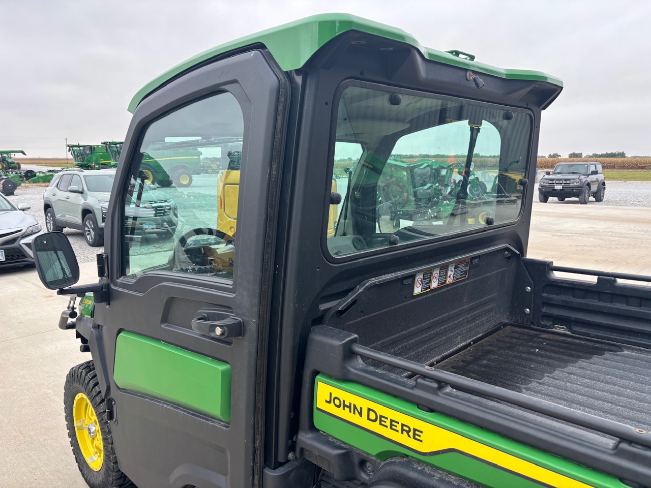  2023 John Deere XUV 835R at Heritage Tractor in Dixon, IL