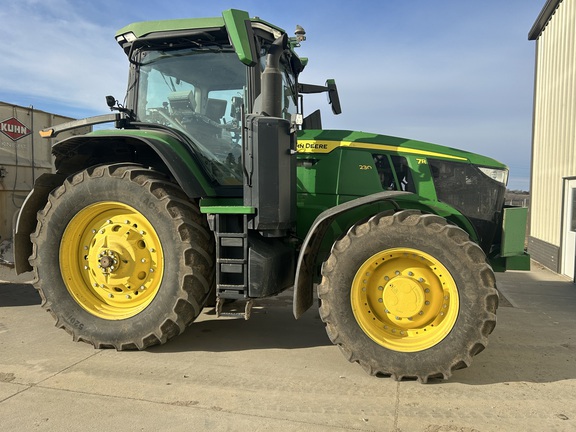 2023 John Deere 7R 230 (2nd thumbnail)