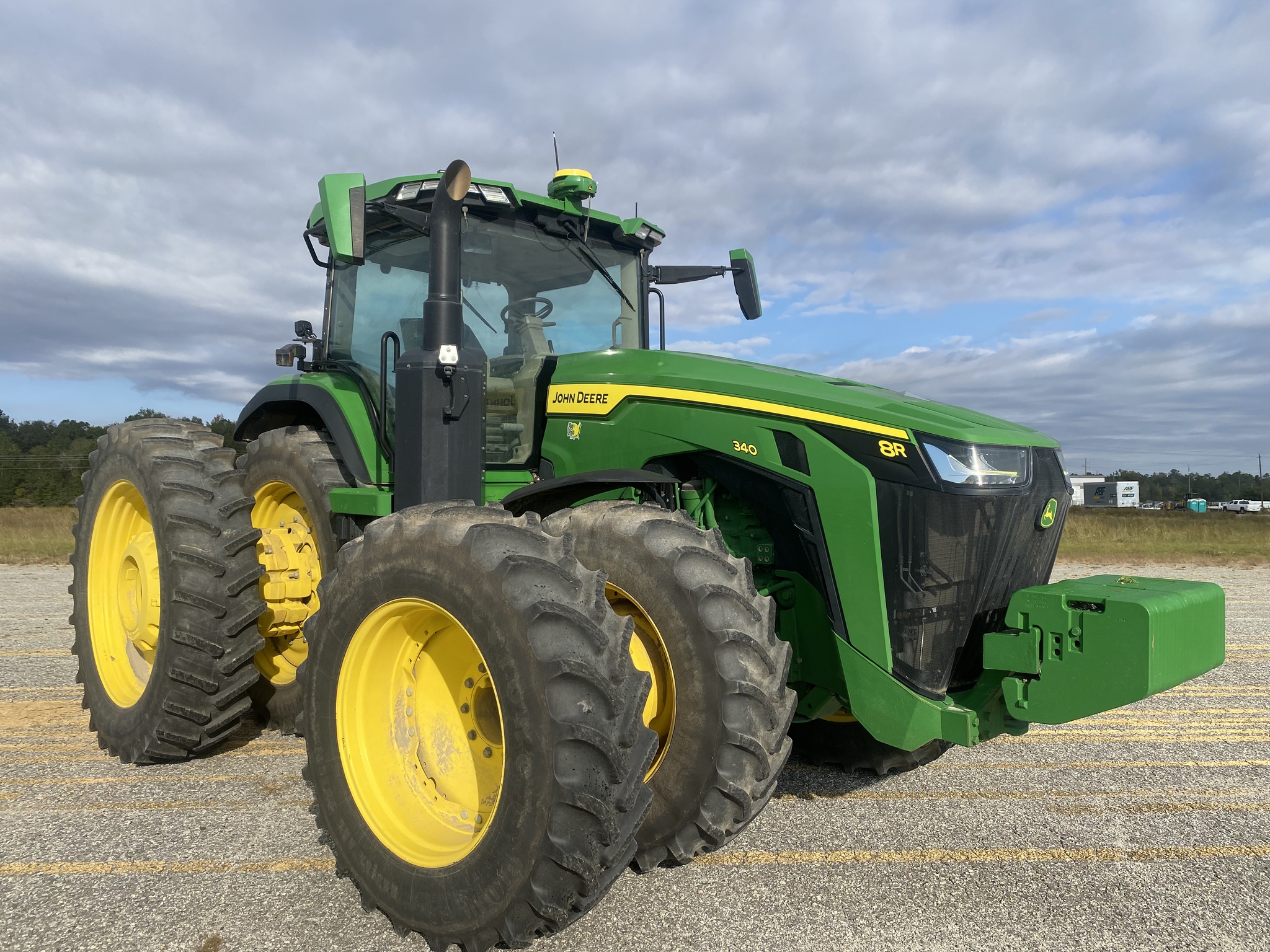 2023 John Deere 8R 340 Image 2
