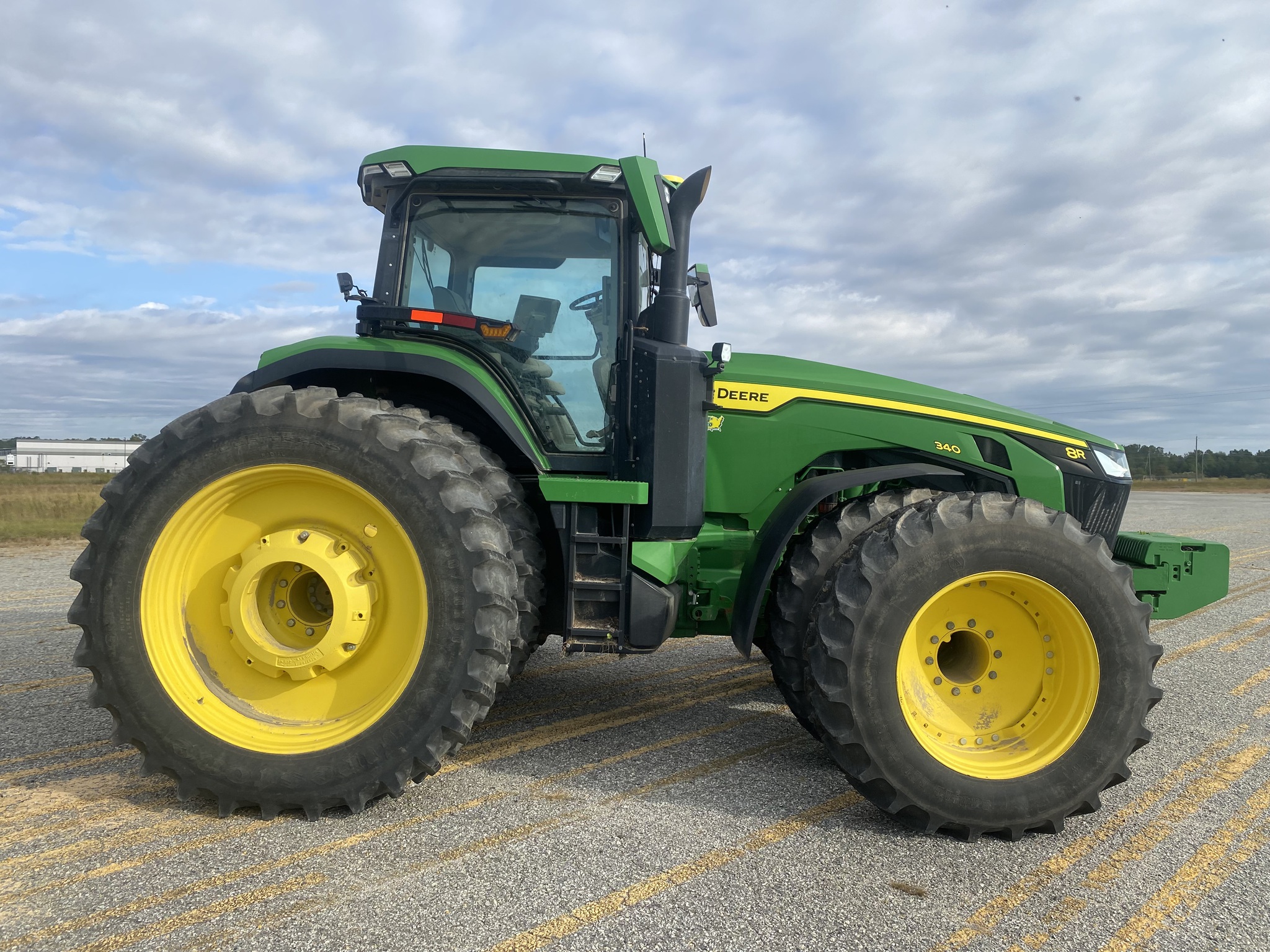 2023 John Deere 8R 340 Image 4