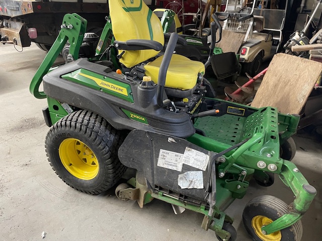 2023 John Deere Z930M Image 1