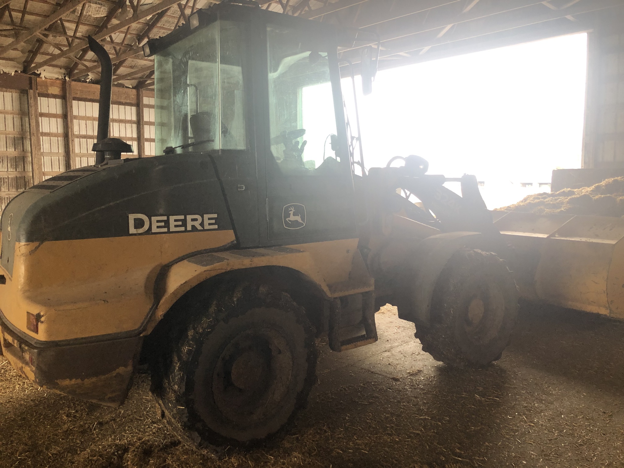 2017 John Deere 324K Image 4